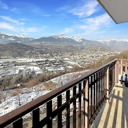 Apartment The Rock House